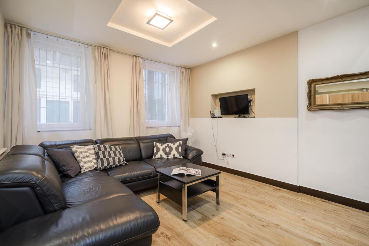 Dolly'S Duplex Home Budapest Luaran gambar