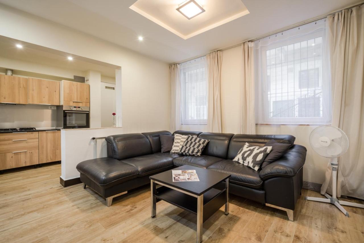 Dolly'S Duplex Home Budapest Luaran gambar